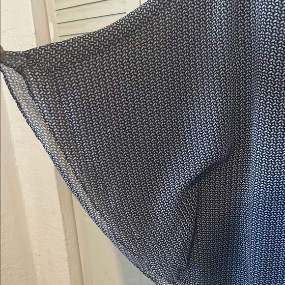 Blue Blouse with Scoop Neck Bell Sleeves and 3/4 Length size M - Picture 2 of 5